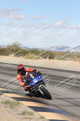 media/Nov-16-2025-Race Pace (Sun) [[8c5fa54630]]/Verified Riders/4-Turn 3 Inside (1050am)/